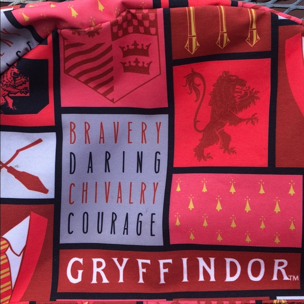 Gryffindor Backpack - Picture 2 of 6